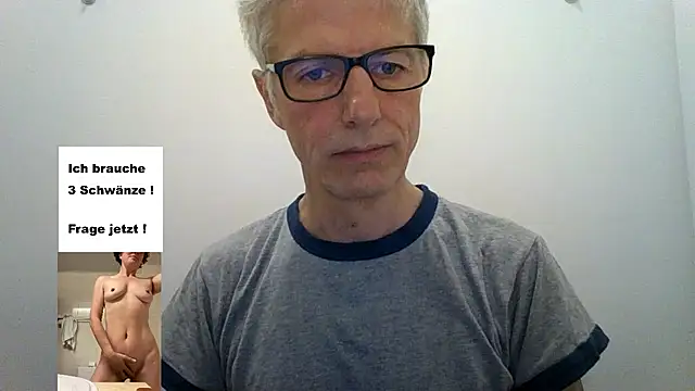 SexyLeon8 online show from March 18, 2025, 11:20 pm