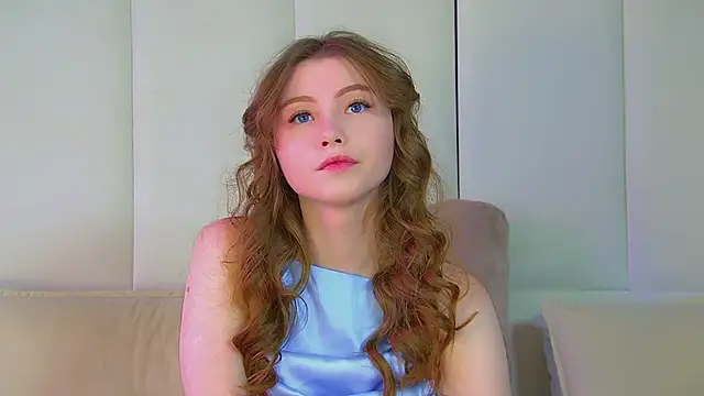 KeiraAsti online show from September 23, 2025, 6:04 pm