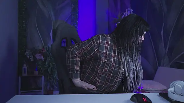 MaryHarrys online show from March 25, 2026, 2:33 am