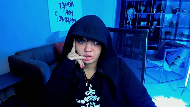 MaryHarrys online show from September 11, 2025, 8:20 pm