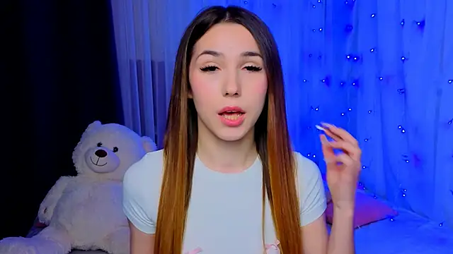 -CindyLou online show from September 18, 2025, 8:34 pm