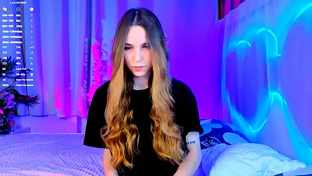 -CindyLou online show from September 27, 2025, 8:48 pm