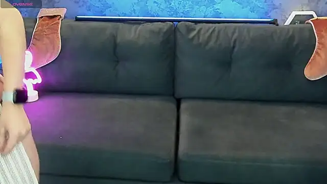 LiviaShy online show from January 6, 2026, 8:02 pm