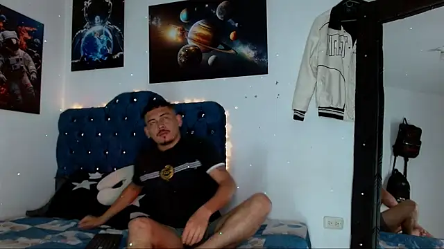 Arturocontreras11 online show from November 29, 2025, 8:25 am