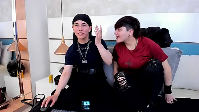 Ashkoreh online show from April 18, 2026, 7:18 pm