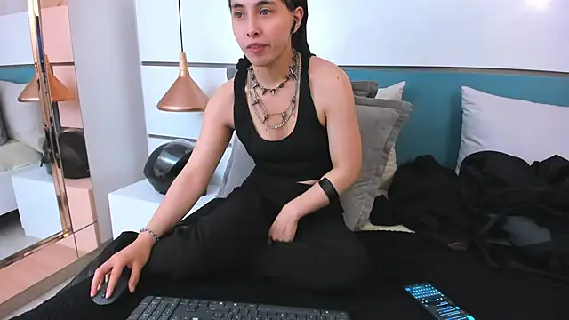 Ashkoreh online show from March 10, 2026, 8:24 pm