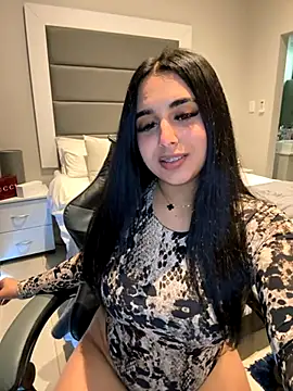 Snapshot of LilMisIndianx chatting on November 20, 2025, 9:10 am LilMisIndianx online show from November 20, 2025, 9:10 am