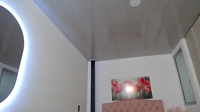 Snapshot of pinky_f00x chatting on September 18, 2025, 10:02 pm pinky f00x online show from September 18, 2025, 10:02 pm