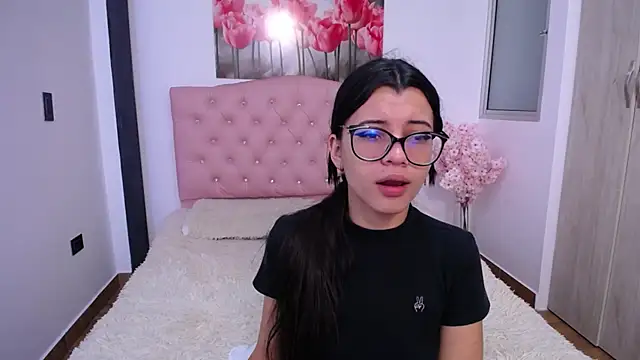 Snapshot of pinky_f00x chatting on September 25, 2025, 2:17 am pinky f00x online show from September 25, 2025, 2:17 am