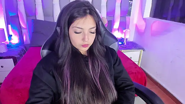 Adaara Rey online show from October 18, 2025, 6:32 pm