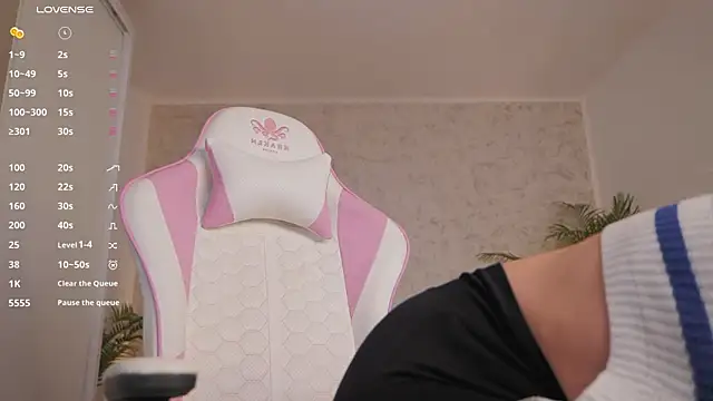 daisyblushh online show from April 10, 2026, 3:08 pm