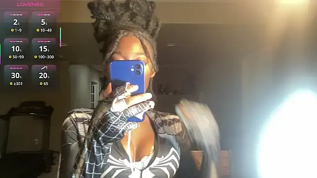 maskedgirl5005 online show from October 3, 2025, 8:21 pm