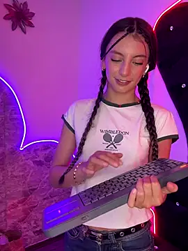 MaryAnneeXOO online show from November 22, 2025, 8:29 pm