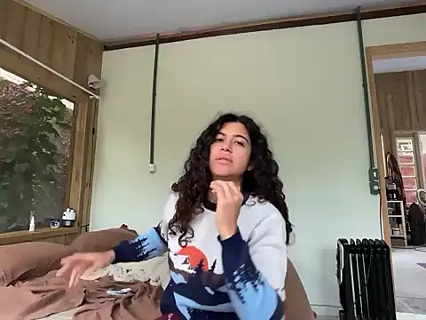 Snapshot of deusaludovica chatting on May 15, 2026, 12:03 pm deusaludovica online show from May 15, 2026, 12:03 pm
