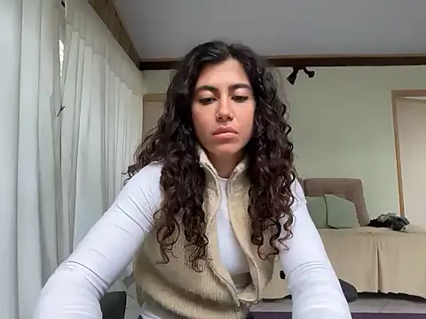 Snapshot of deusaludovica chatting on May 19, 2026, 6:59 pm deusaludovica online show from May 19, 2026, 6:59 pm