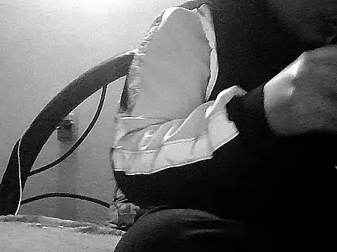 Snapshot of jorgexsuil2hh chatting on February 1, 2026, 6:22 am jorgexsuil2hh online show from February 1, 2026, 6:22 am