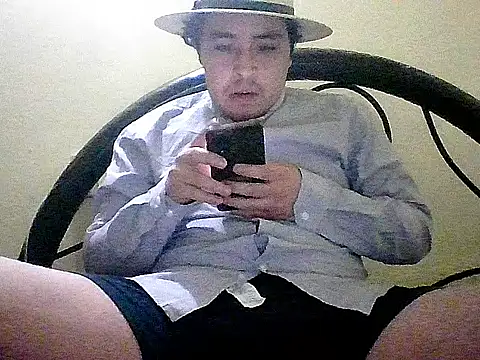 Snapshot of jorgexsuil2hh chatting on December 23, 2025, 8:24 am jorgexsuil2hh online show from December 23, 2025, 8:24 am