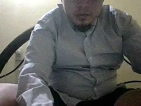 Snapshot of jorgexsuil2hh chatting on March 3, 2026, 6:20 am jorgexsuil2hh online show from March 3, 2026, 6:20 am