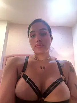 Snapshot of Bella__Wood chatting on February 21, 2026, 8:55 pm Bella Wood online show from February 21, 2026, 8:55 pm