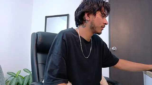 Elian savoy online show from May 13, 2026, 3:24 am