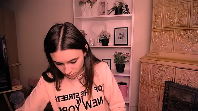 RosaRay  online show from April 22, 2026, 6:20 am