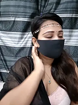 Snapshot of Mow_955 chatting on October 31, 2025, 6:15 pm Mow 955 online show from October 31, 2025, 6:15 pm