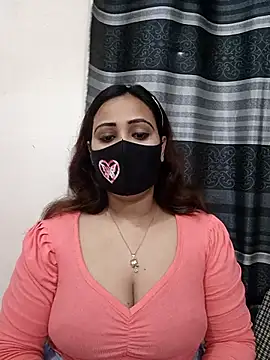 Snapshot of Mow_955 chatting on October 23, 2025, 7:45 pm Mow 955 online show from October 23, 2025, 7:45 pm