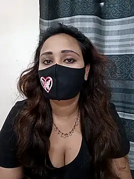 Snapshot of Mow_955 chatting on October 10, 2025, 6:42 pm Mow 955 online show from October 10, 2025, 6:42 pm