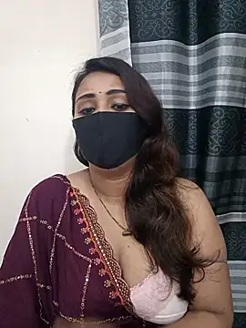 Snapshot of Mow_955 chatting on September 16, 2025, 8:32 pm Mow 955 online show from September 16, 2025, 8:32 pm