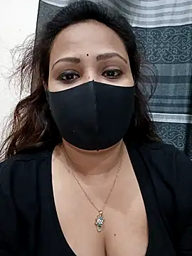 Snapshot of Mow_955 chatting on October 22, 2025, 7:13 pm Mow 955 online show from October 22, 2025, 7:13 pm