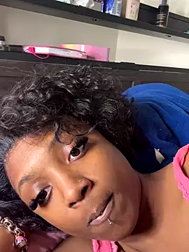 Moxhavix online show from November 19, 2025, 5:07 am