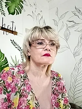 Snapshot of Catty_Lady chatting on May 29, 2026, 8:15 pm Catty Lady online show from May 29, 2026, 8:15 pm