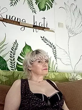 Snapshot of Catty_Lady chatting on April 20, 2026, 7:15 pm Catty Lady online show from April 20, 2026, 7:15 pm