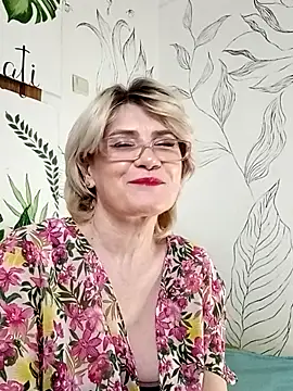 Snapshot of Catty_Lady chatting on May 26, 2026, 7:12 pm Catty Lady online show from May 26, 2026, 7:12 pm