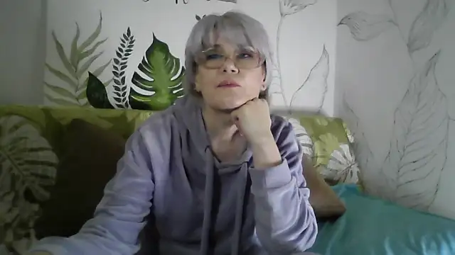 Snapshot of Catty_Lady chatting on February 8, 2026, 7:33 pm Catty Lady online show from February 8, 2026, 7:33 pm