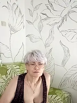 Catty Lady online show from September 13, 2025, 6:08 pm