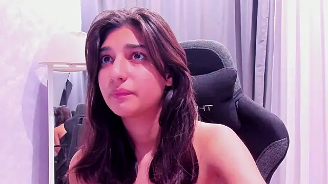 Snapshot of Elfy_Rare_ chatting on November 2, 2025, 3:06 pm Elfy Rare online show from November 2, 2025, 3:06 pm