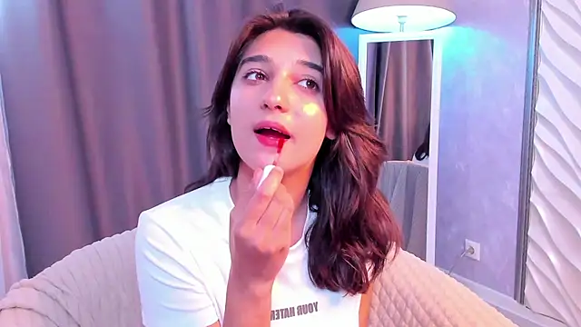 Snapshot of Elfy_Rare_ chatting on October 19, 2025, 1:58 pm Elfy Rare online show from October 19, 2025, 1:58 pm