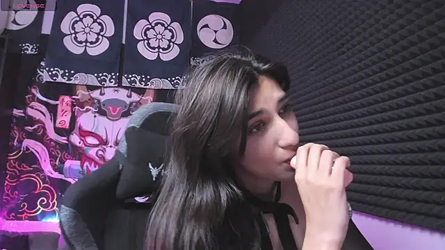 Snapshot of Elfy_Rare_ chatting on October 24, 2025, 3:00 pm Elfy Rare online show from October 24, 2025, 3:00 pm