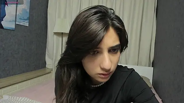 Snapshot of Elfy_Rare_ chatting on September 19, 2025, 8:24 pm Elfy Rare online show from September 19, 2025, 8:24 pm