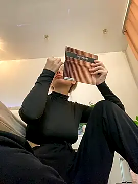 miamunn online show from October 14, 2025, 5:35 pm