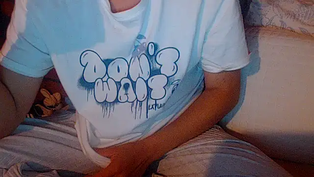 sabrina v  online show from September 12, 2025, 11:15 pm