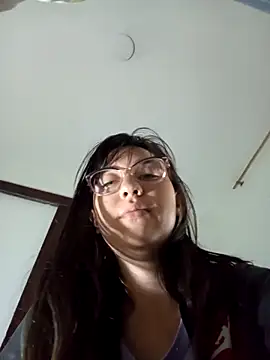 lareinalareinadelanal online show from October 10, 2025, 11:55 am