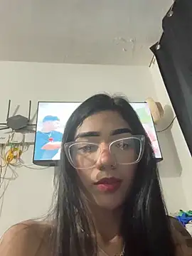 ElaRose 12 online show from April 7, 2026, 5:48 pm