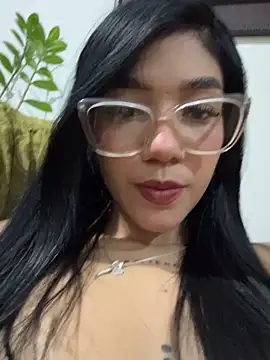 Snapshot of ElaRose_12 chatting on June 5, 2026, 5:12 am ElaRose 12 online show from June 5, 2026, 5:12 am