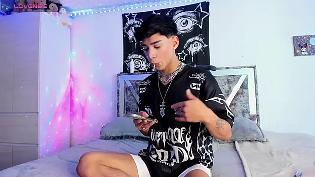 Snapshot of Dark_Boy26 chatting on October 8, 2025, 9:15 pm Dark Boy26 online show from October 8, 2025, 9:15 pm