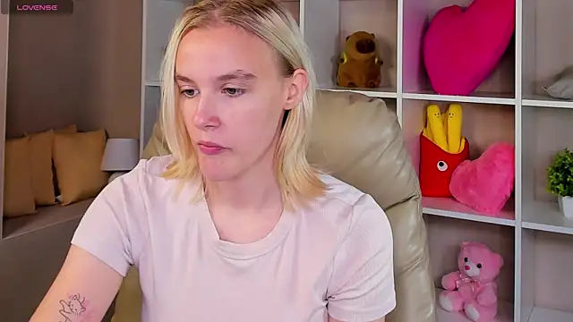 Carolin Miller online show from September 24, 2025, 4:08 am