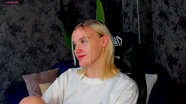 Carolin Miller online show from October 13, 2025, 7:54 am