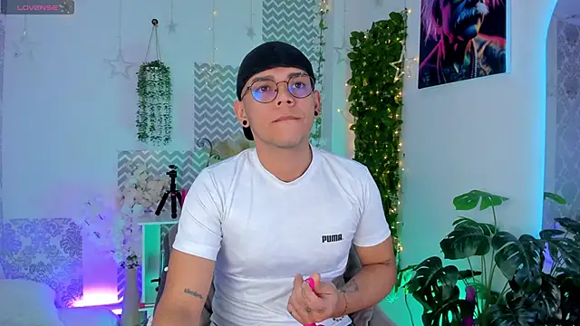 jhosepMoreno online show from March 31, 2026, 3:03 pm