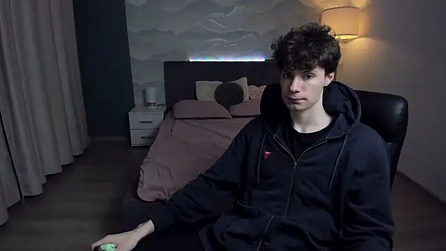 Edvard Blare online show from November 21, 2025, 1:43 pm